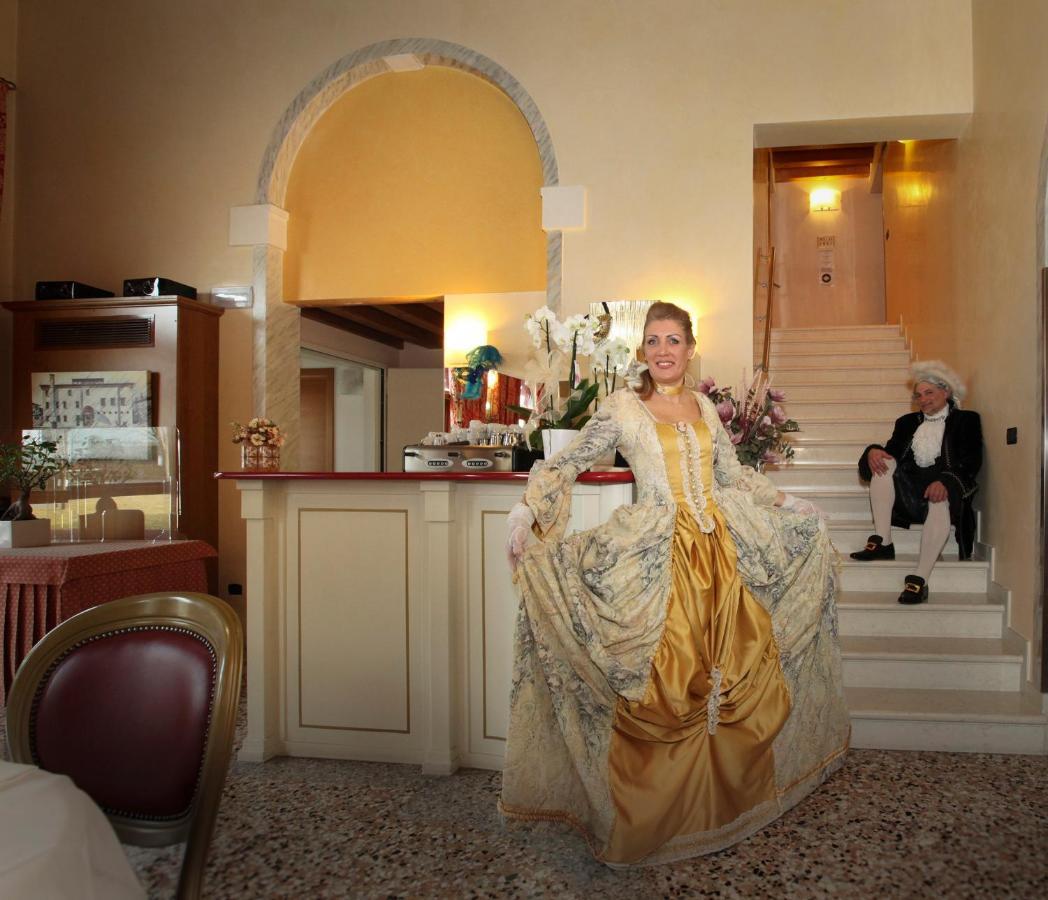 Albergo Antica Corte Marchesini Campagna Lupia Ngoại thất bức ảnh