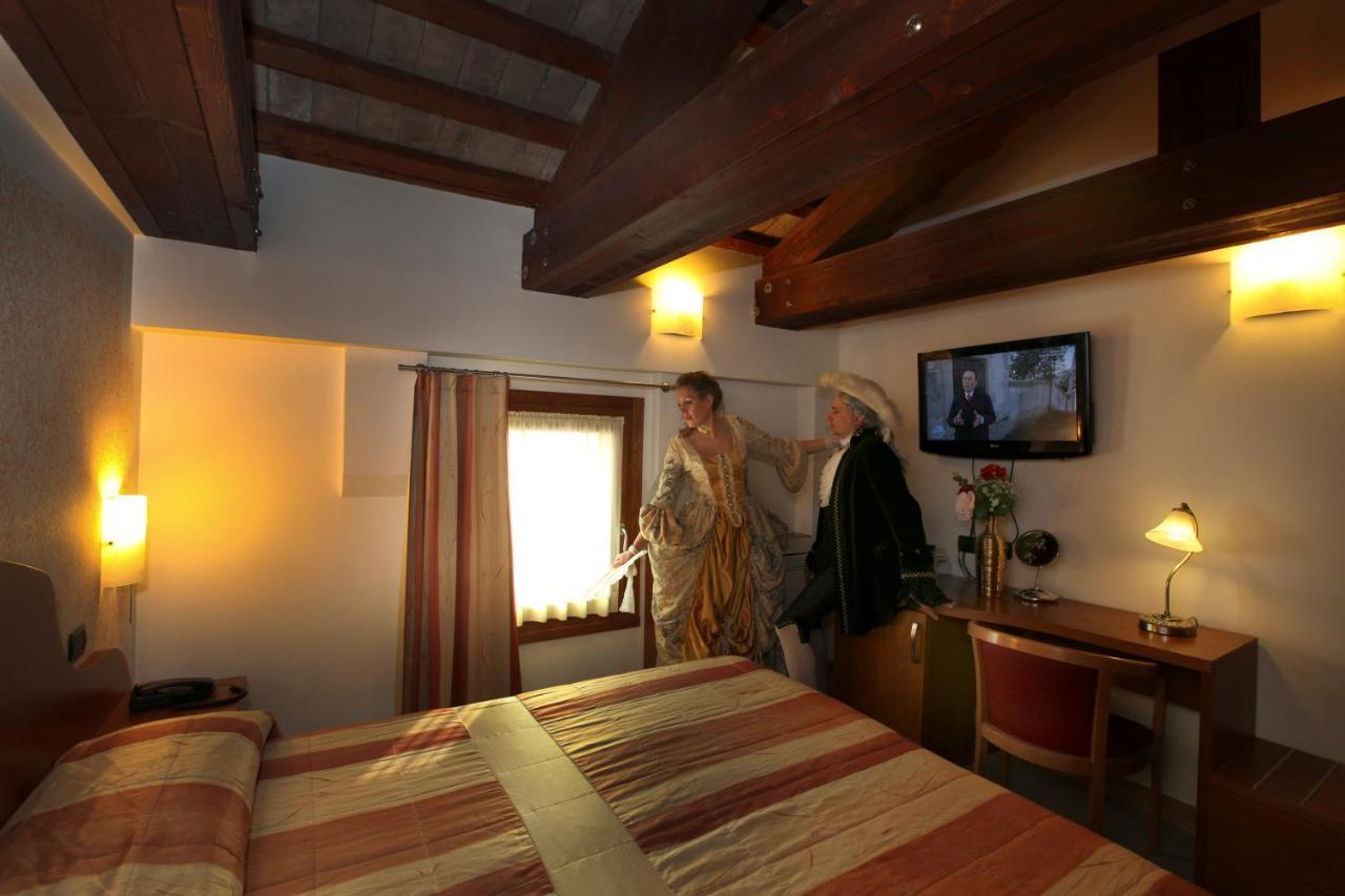 Albergo Antica Corte Marchesini Campagna Lupia Ngoại thất bức ảnh