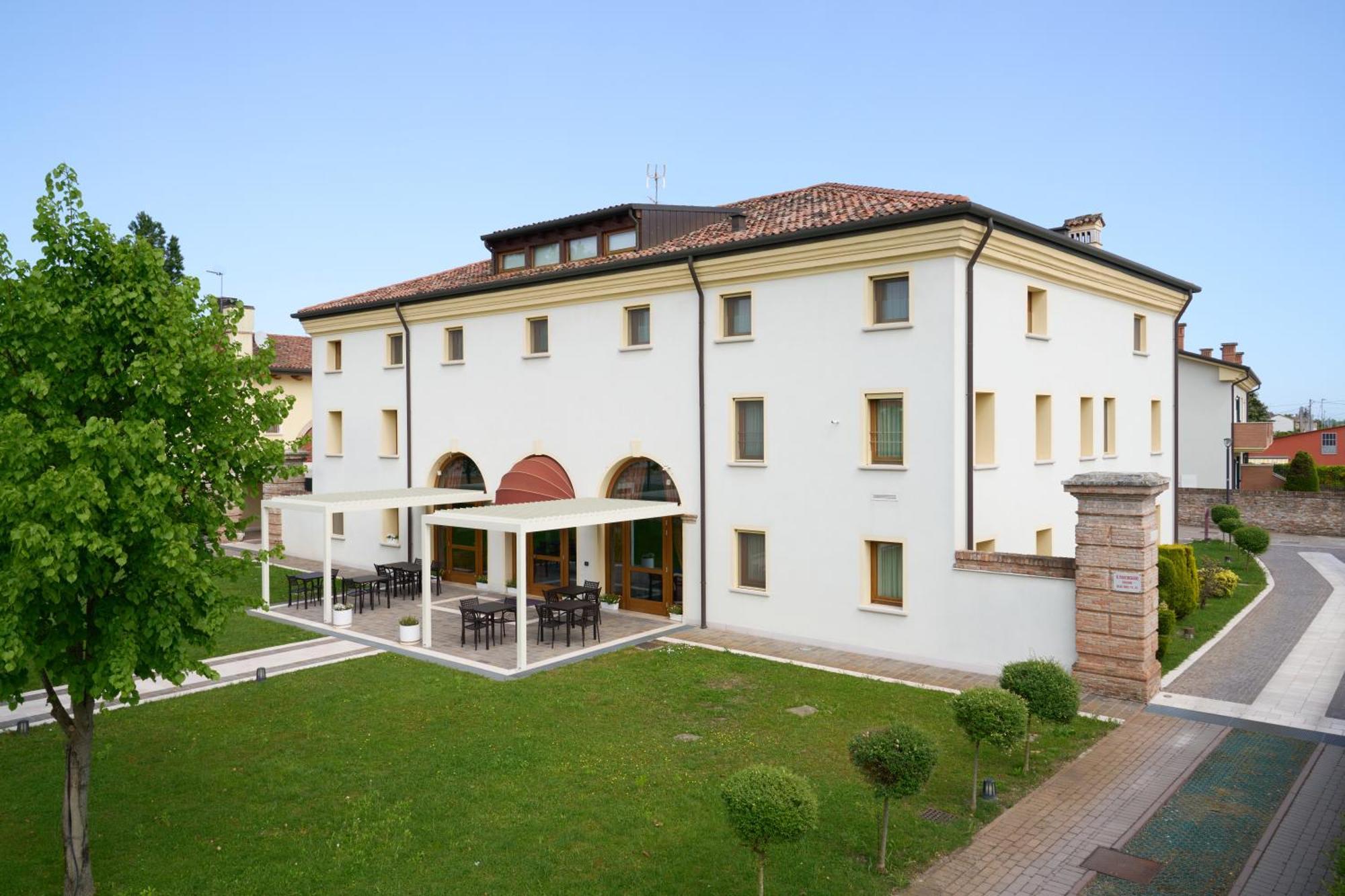 Albergo Antica Corte Marchesini Campagna Lupia Ngoại thất bức ảnh