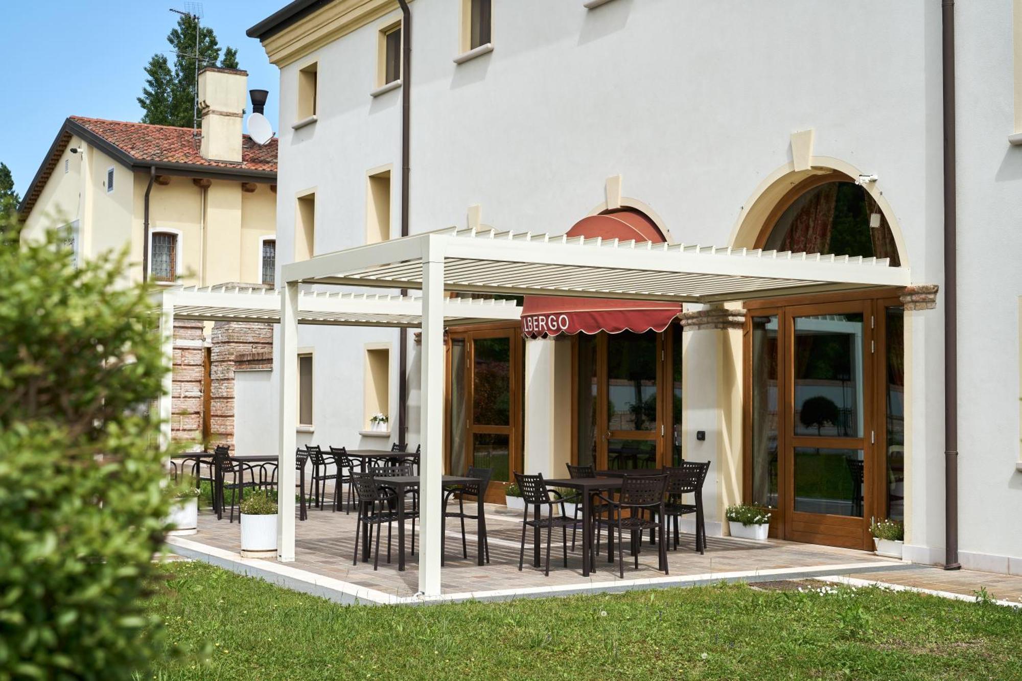 Albergo Antica Corte Marchesini Campagna Lupia Ngoại thất bức ảnh