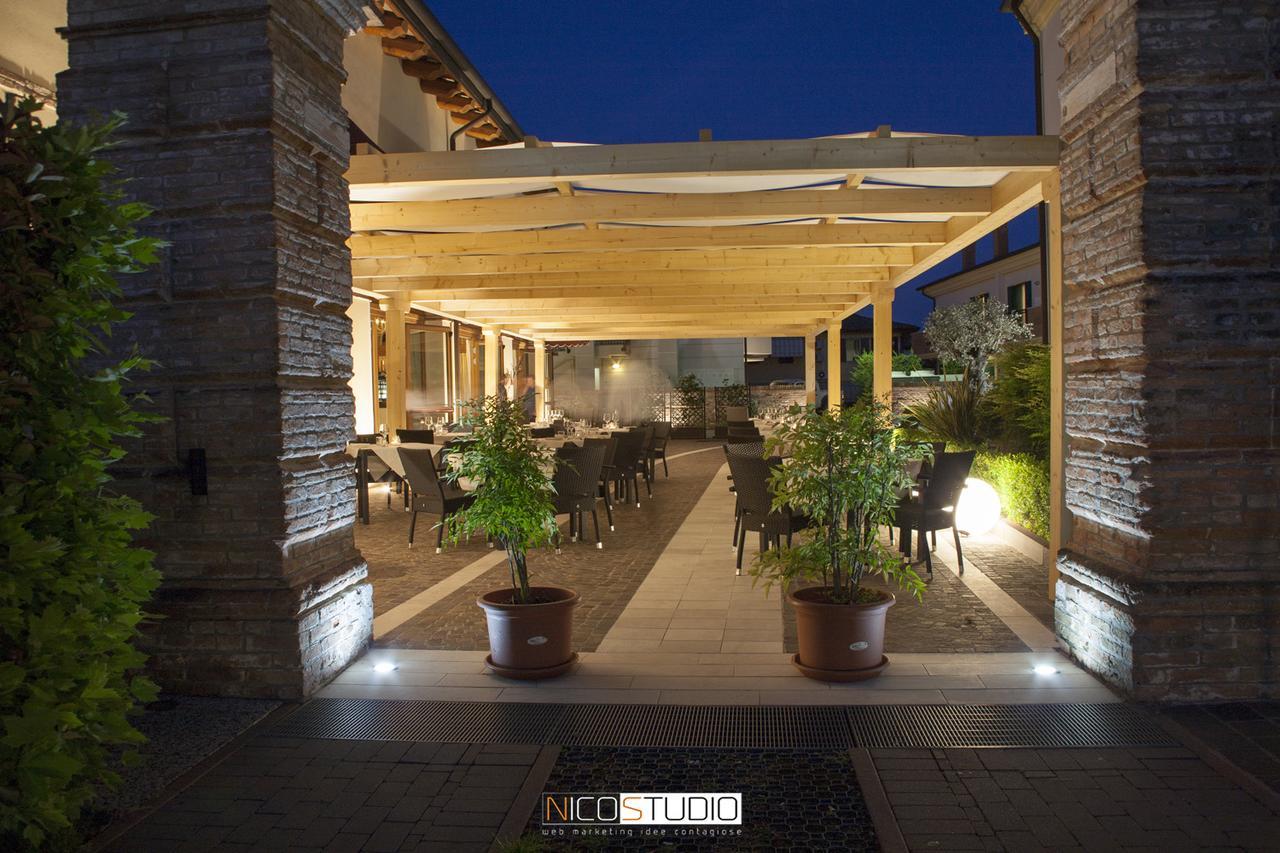 Albergo Antica Corte Marchesini Campagna Lupia Ngoại thất bức ảnh