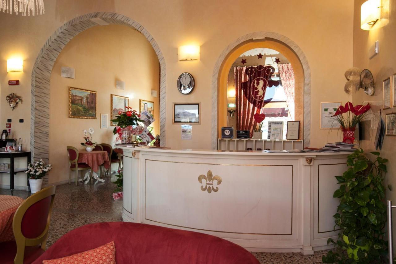 Albergo Antica Corte Marchesini Campagna Lupia Ngoại thất bức ảnh