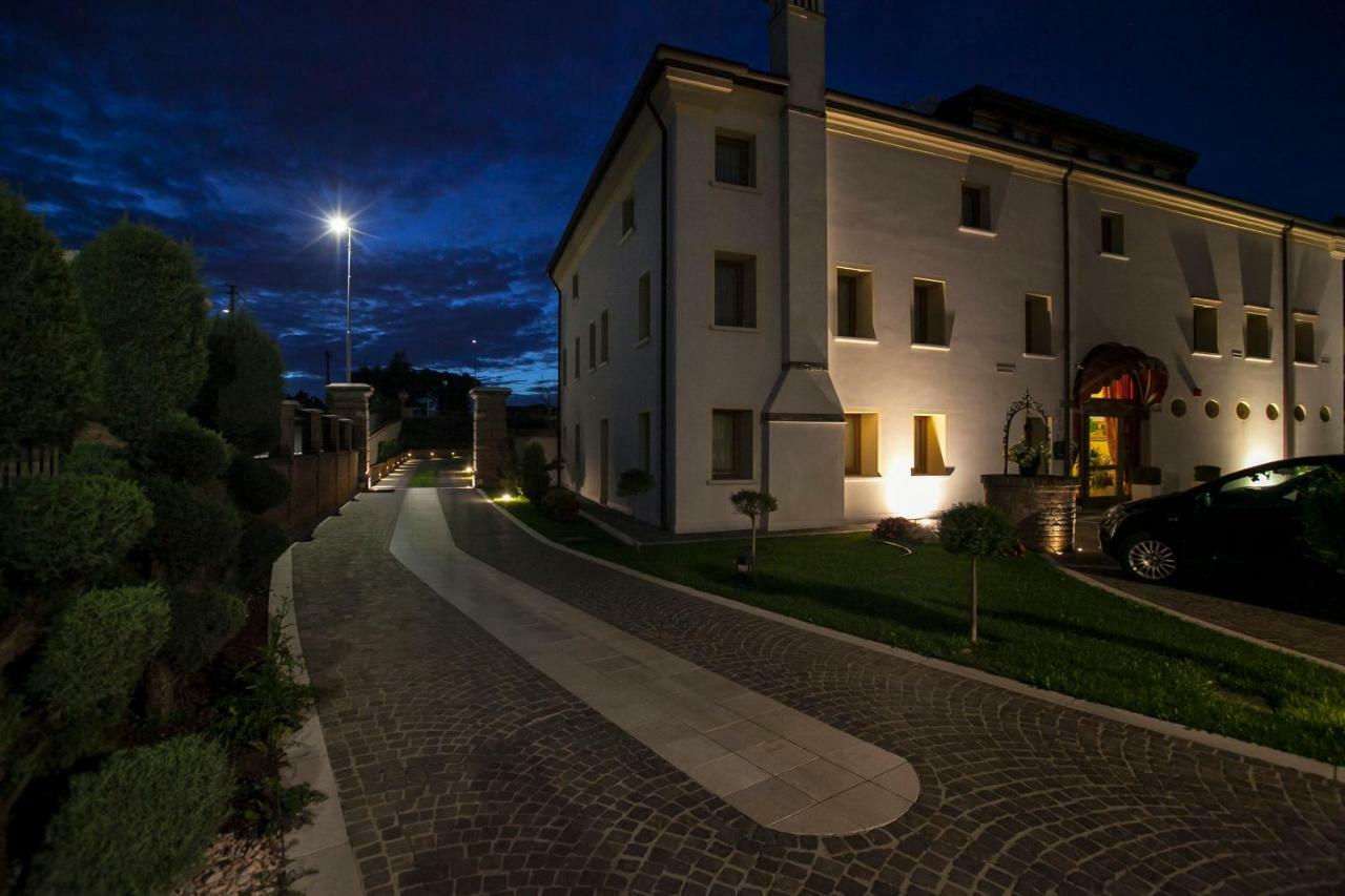 Albergo Antica Corte Marchesini Campagna Lupia Ngoại thất bức ảnh